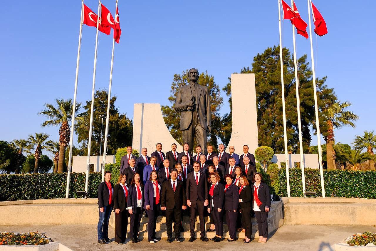 CHP MECLİS ÜYESİ ADAYLARINDAN İLK ZİYARET ATATÜRK ANITINA